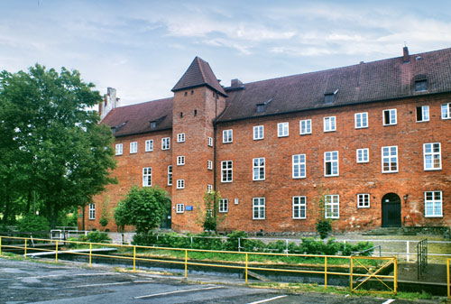 Frontowe zdjęcie zamku Lębork